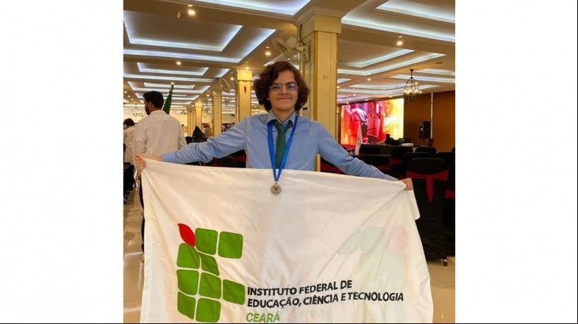 José é aluno do 3º ano do Ensino Médio no IFCE