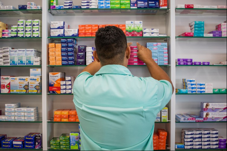 Mounjaro é um medicamento injetável que ajuda o corpo a controlar a glicose, ou açúcares, no sangue após as refeições e a regular o apetite