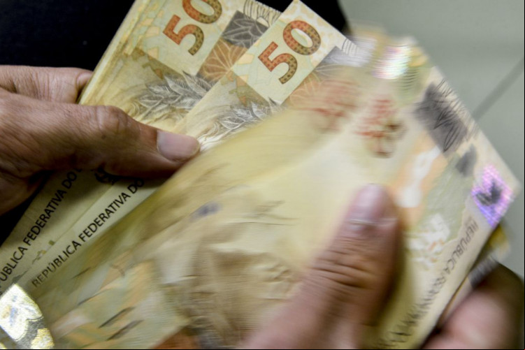 Ao todo, 6.257.108 contribuintes receberão R$ 11 bilhões. Todo o valor, informou o Fisco, irá para contribuintes com prioridade no reembolso.