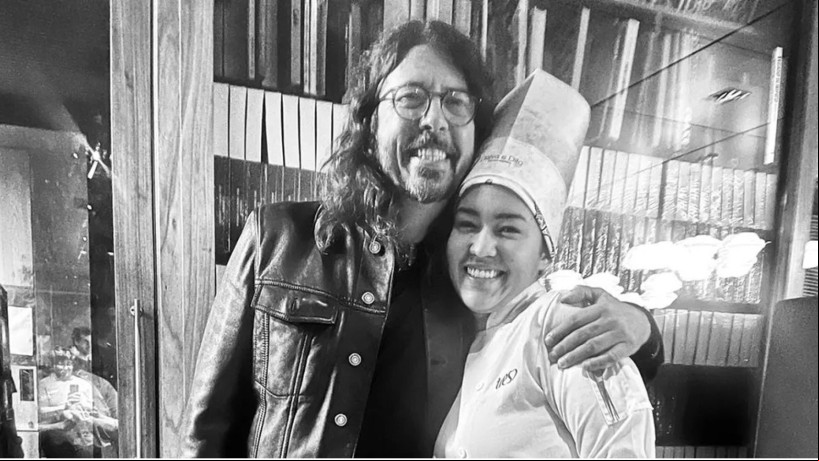 A cozinheira cearense Taina Matos preparou o jantar de Dave Grohl, do Foo Fighters