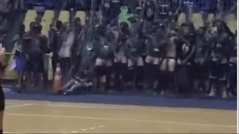 Estudantes de medicina simulam masturbação durante jogo feminino de vôlei, em São Paulo