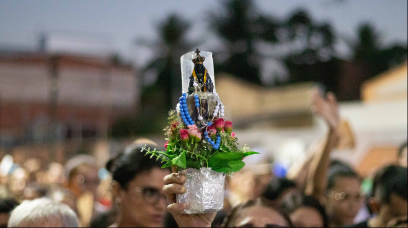 Procissão de Nossa Senhora Aparecida nas ruas do Montese em 2023