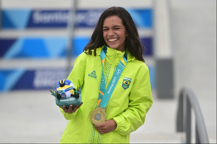 Aos 16 anos, Rayssa Leal é uma das fortes concorrentes a medalha de ouro nas Olimpíadas de Paris