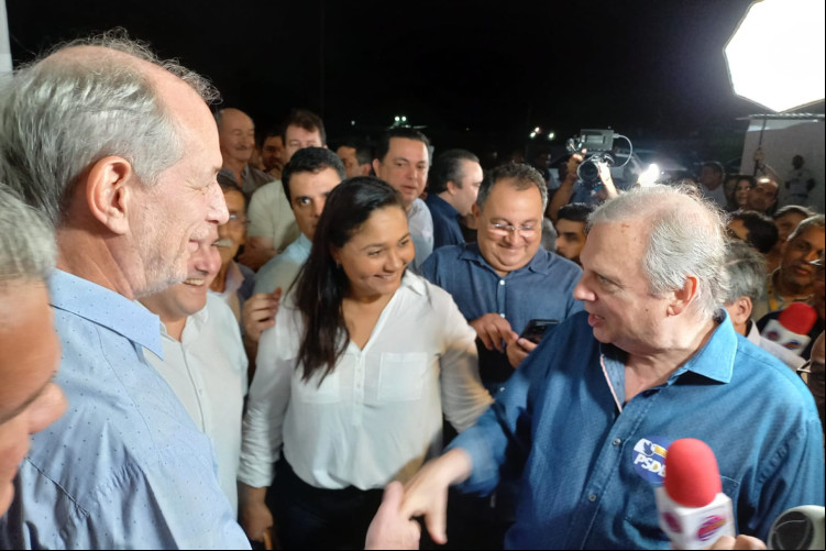 Ciro Gomes e Tasso Jereissati em convenção estadual do PSDB