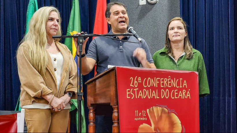 Luizianne ao lado de Evandro Leitão em evento do PCdoB
