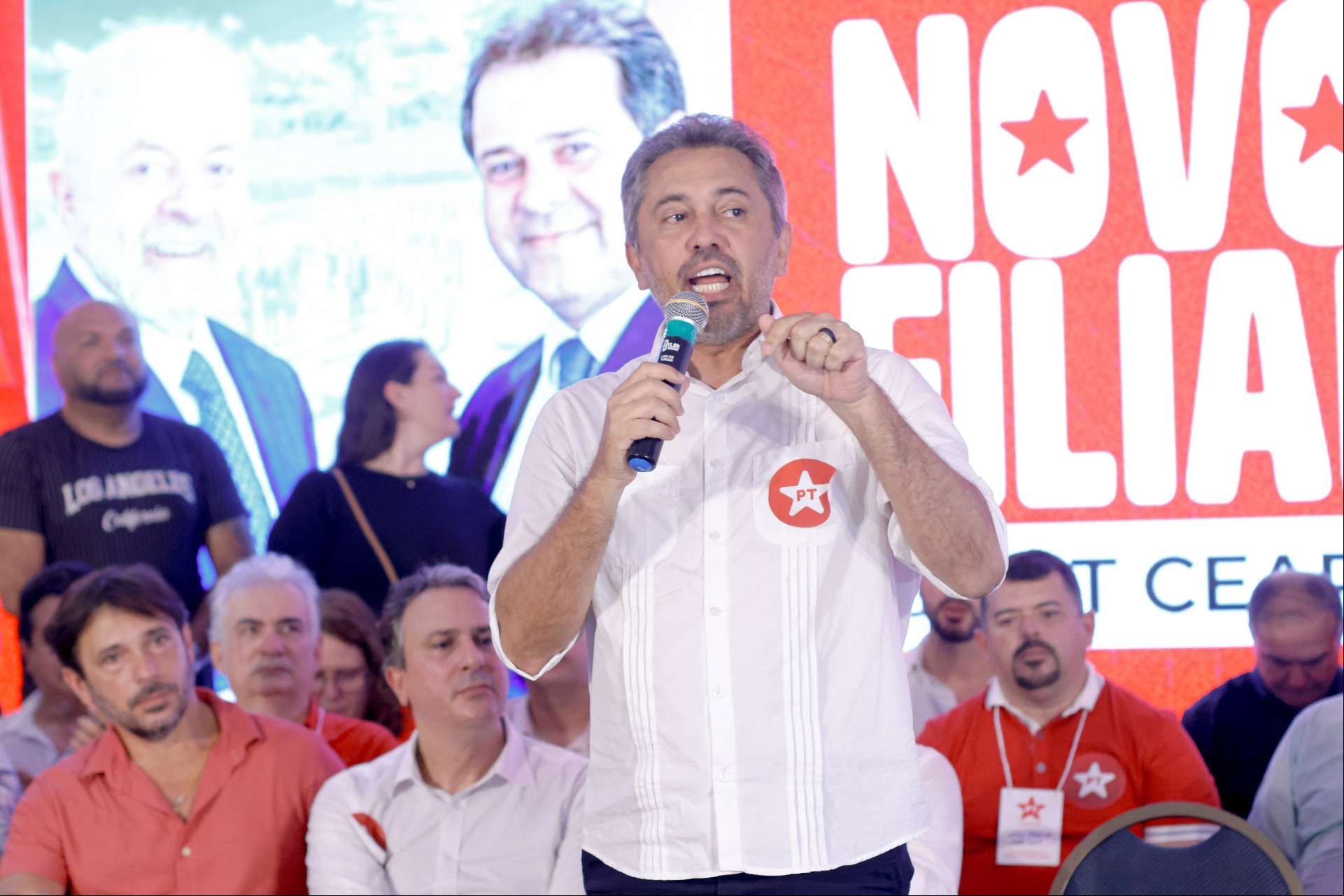 Elmano de Freitas. Evandro Leitão se filia ao PT, em evento com presença de Camilo Santana, Elmano de Freitas, José Guimarães, Augusta Brito e aliados de vários partidos.
