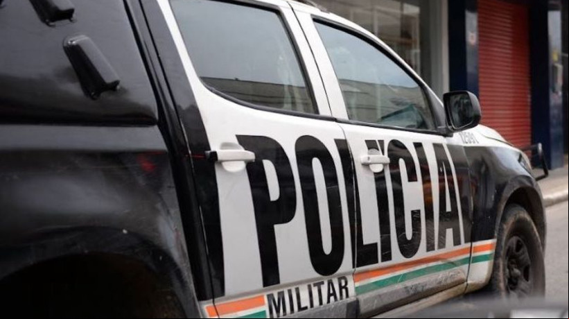 Mães levaram as filhas para o batalhão da PM após ficarem engasgada.