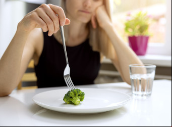 Pode ser difícil obter todos os nutrientes necessários durante os períodos de jejum, o que pode levar a deficiências nutricionais.