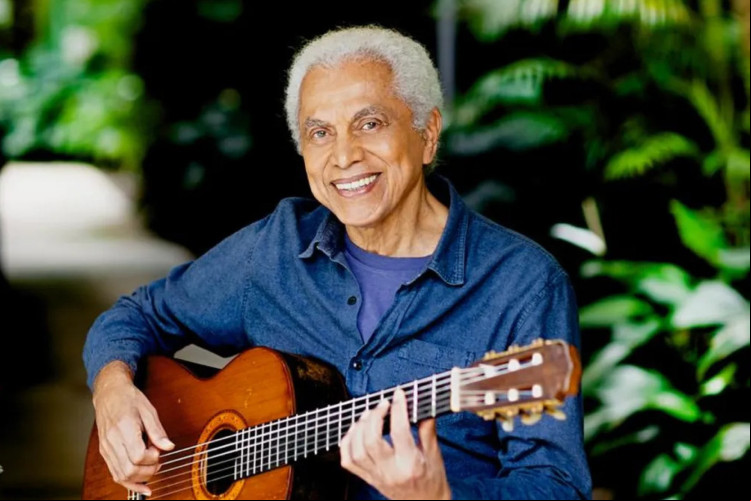Cantor e compositor Paulinho da Viola 
se apresenta no Pré-Carnaval de Fortaleza