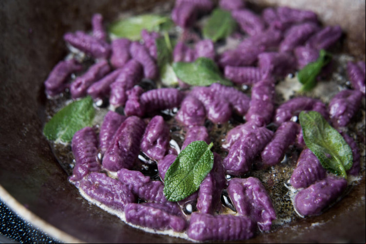 Nhoque de batata-doce e sálvia (Imagem:
Anna Hoychuk | Shutterstock)