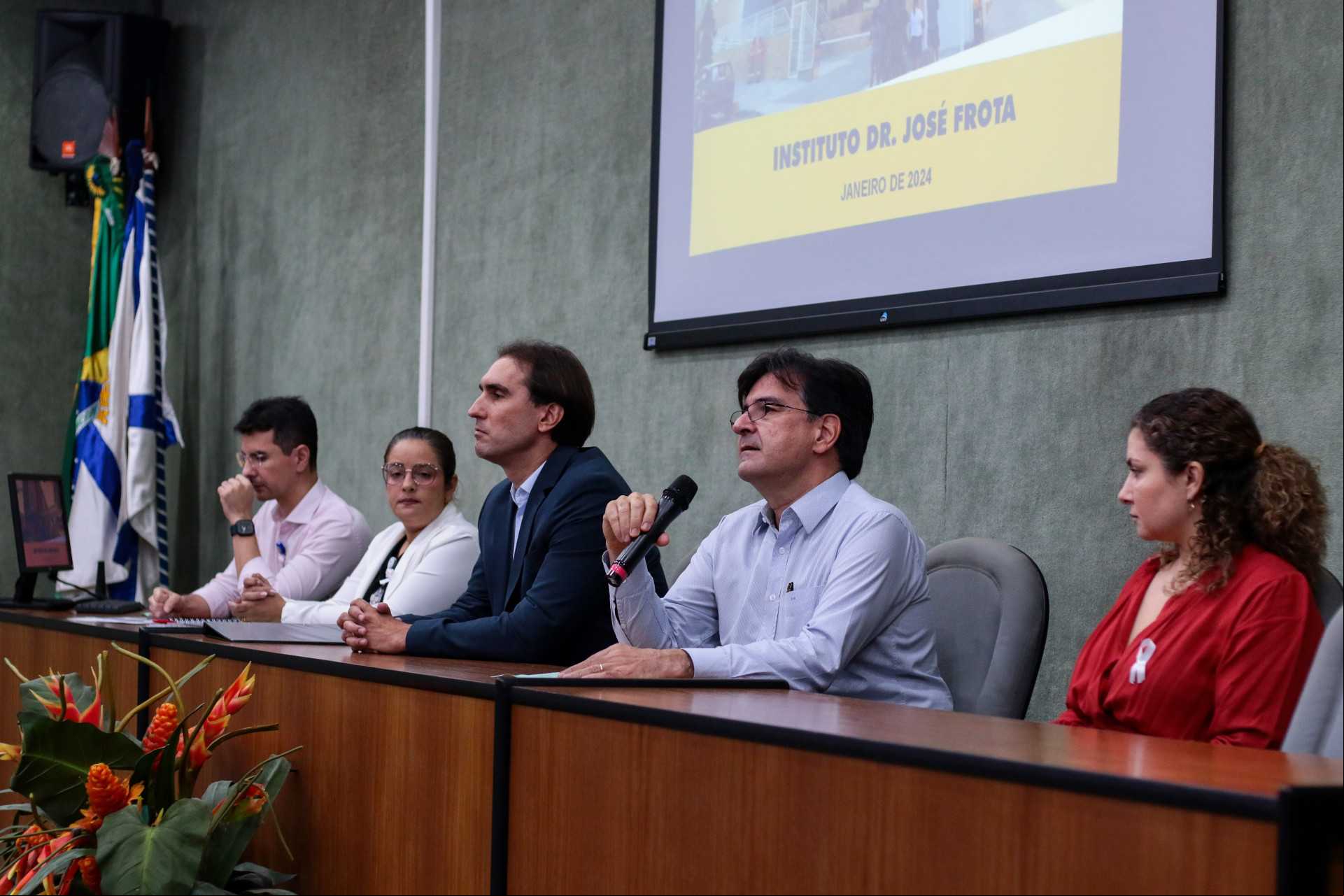 FORTALEZA, CEARÁ, BRASIL, 30-01-2024: Posse dos membros da Comissão de Atenção e Proteção às Pessoas em Situação de Violência Interpessoal e Autoprovocada do hospital IJF. (Foto: Samuel Setubal/ O Povo)