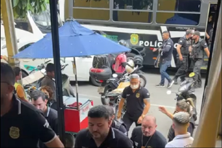 Registro da operação Táurida, deflagrada na última terça-feira no Beco da Poeira