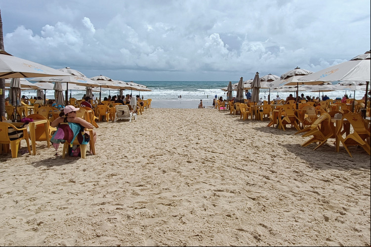 O setor leste da orla, que contempla as praias do Futuro, da Abreulândia, da Sabiaguaba e do Titanzinho tem a maioria dos trechos próprios