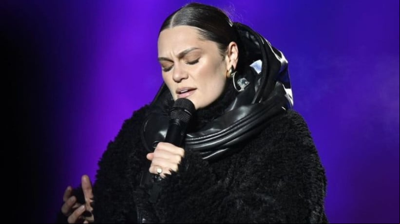 A cantora Jessie J deve ar por cirugia e anuncia pausa temporária na carreira