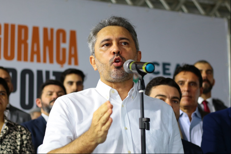 Governador Elmano de Freitas concedeu entrevista coletiva, nesta quarta-feira, 6