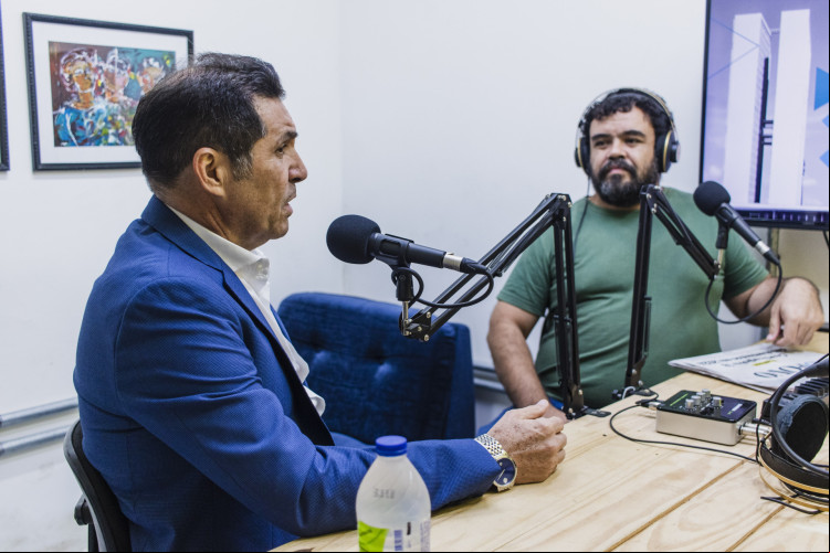 O deputado estadual De Assis Diniz é líder do bloco comandado pelo PT na Alece