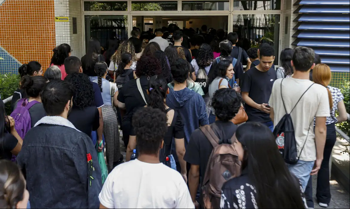 Pé-de-Meia: estudantes já podem saber se foram contemplados