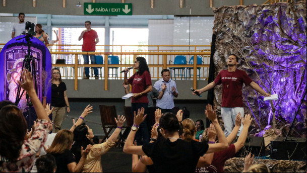 FORTALEZA, CEARÁ, BRASIL 30-03-2024: Retiro do Shalom no Ginásio Paulo Sarasate. (Foto: Yuri Allen/Especial para O Povo)