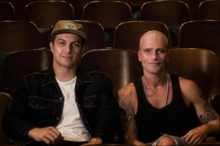 Bruno Gagliasso e Rômulo Estrela mudaram o visual para o longa-metragem
