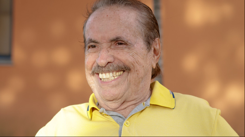 Jânio Soares, fotografado em 3 de abril de 2024 durante visita do O POVO ao Bar Mincharia, do qual foi co-fundador