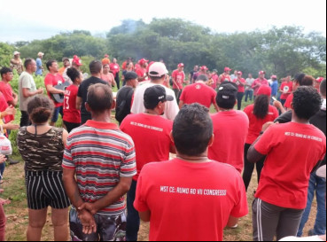 Fazenda de Crateús, no interior do Ceará, é ocupada na madrugada desta segunda,15, por cerca de 200 famílias do Movimento de Trabalhadores Rurais Sem-Terra (MST)
 