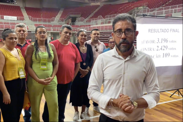 ￼ASSEMBLEIA de professores da Apeoc encerrou na última sexta-feira, 19