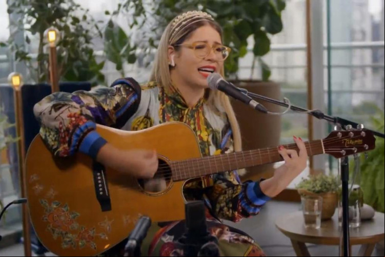 Instrumento musical usado por Marília Mendonça irá contribuir na arrecadação de fundos para as vítimas das chuvas fortes no Rio Grande do Sul
