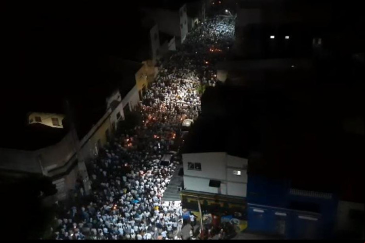 Procissão atraiu milhares de pessoas para as ruas de Fortaleza