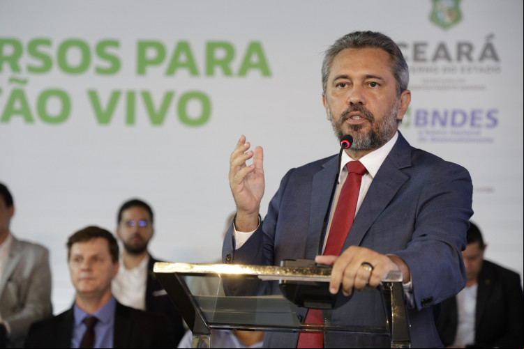 ￼GOVERNADOR falou sobre potencial energético do Ceará no encontro da Alide