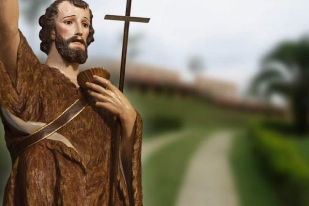 Simpatia para arranjar um marido envolve colocar uma figura de São João detrás de uma porta