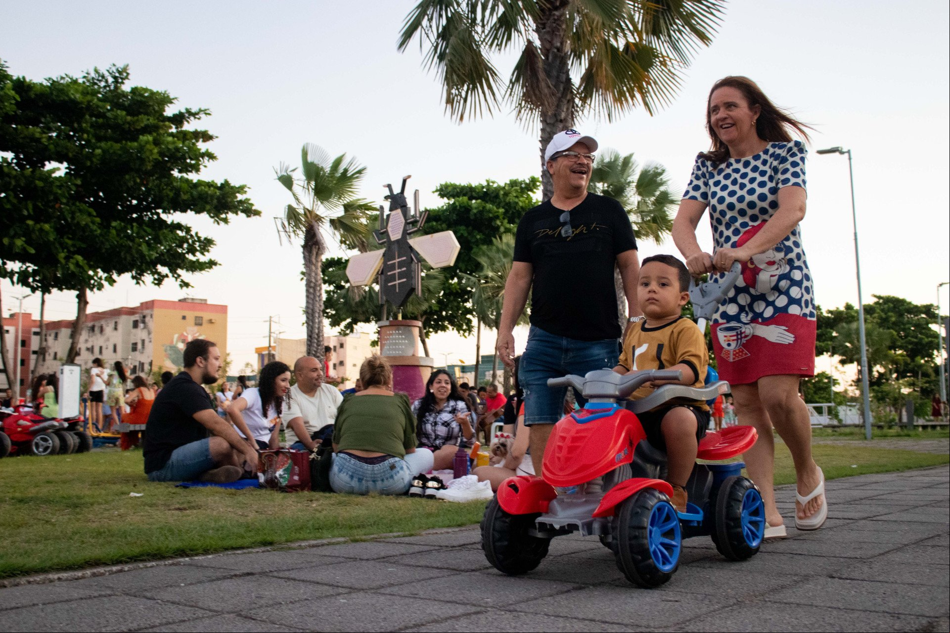 FORTALEZA, CEARÁ, BRASIL, 29-06-2024:Movimentação de pessoas e diversas atividades durante as férias de junho no parque Rachel de Queiroz. (Foto: Samuel Setubal/ O Povo)