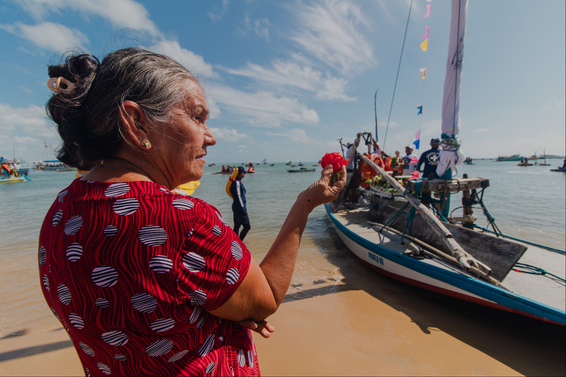 FORTALEZA-CE, BRASIL, 29-06-2024: Procissão de São Pedro, na Igreja de São Pedro dos Pescadores, no bairro Mucuripe. (Foto: Fernanda Barros/O Povo)