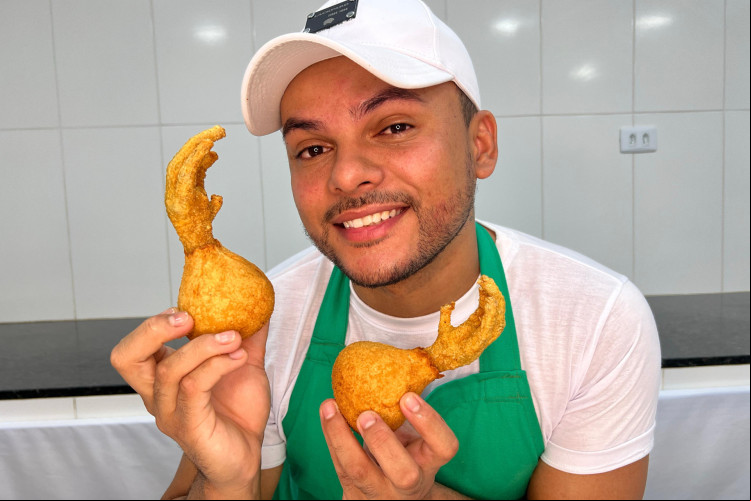 Coxinha de Pé de Galinha viraliza nas redes sociais