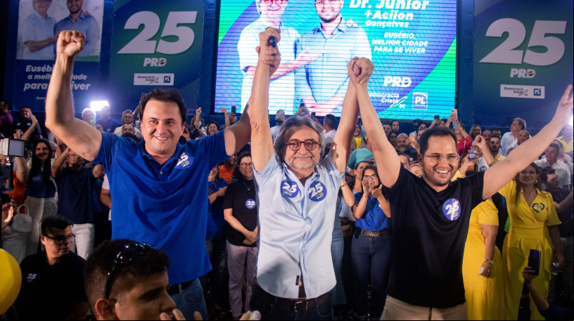 Acilon Gonçalves elegeu Dr. Junior como prefeito do Eusébio e viu seu filho, Bruno Gonçalves, ser reeleito prefeito de Aquiraz