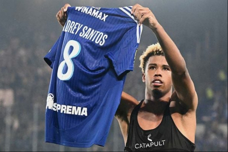 Jovem estava nos Estados Unidos na pré-temporada dos Blues, porém irá atuar na França, esteve na metade final de 2023/24