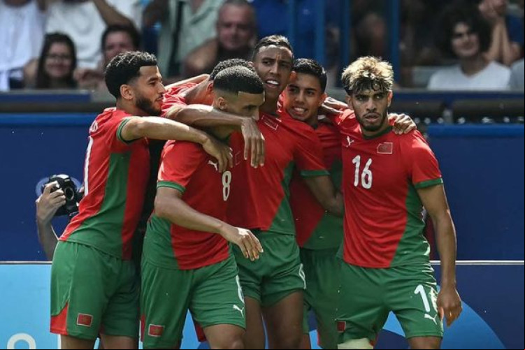 Triunfo por 4 a 0 no Parc des Princes coloca os marroquinos na próxima fase. Jeitão de medalha