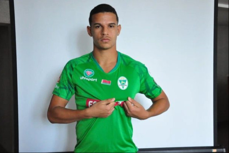 Fernando Neto, de 21 anos, revelado pelo Náutico, foi contratado pelo FC Gomel e está em busca sucesso no futebol europeu