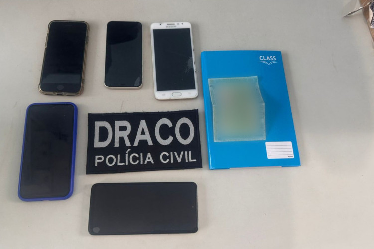 Material apreendido com suspeito de comandar facção criminosa no Ceará