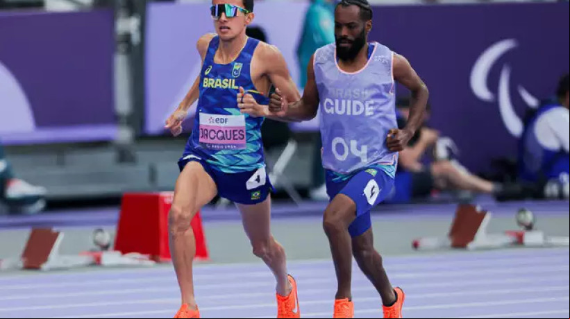 Yeltsin Jacques é bicampeão paralímpico nos 1.500m 