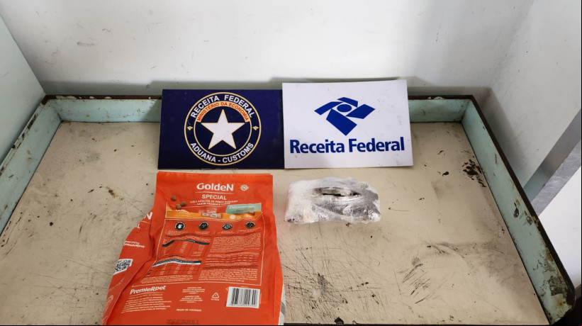 A carga ilegal era oriunda de São José dos Pinhais (PR) e tinha como destino Fortaleza. O material estava lacrado em um saco de ração para cães