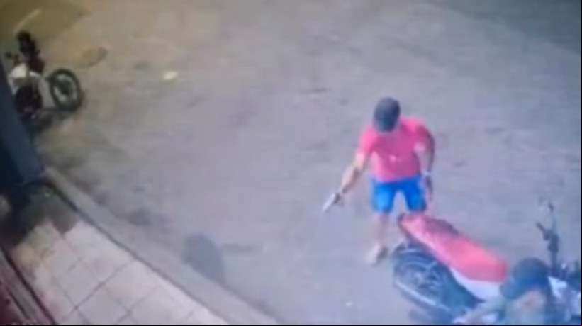 Crime foi registrado por câmeras de vigilância