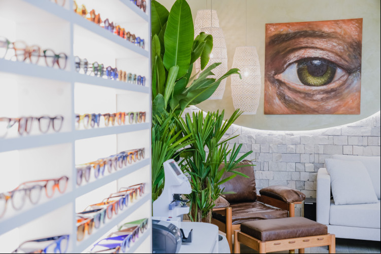 A CasaCor Ceará está em sua 26ª edição e conta com lojas para comprar itens de design e artesanatos. Na foto, o espaço "Reflexos do Presente", de Luciana Brasileiro A CasaCor Ceará está em sua 26ª edição e conta com lojas para comprar itens de design e artesanatos. Na foto, o espaço "Reflexos do Presente", de Luciana Brasileiro