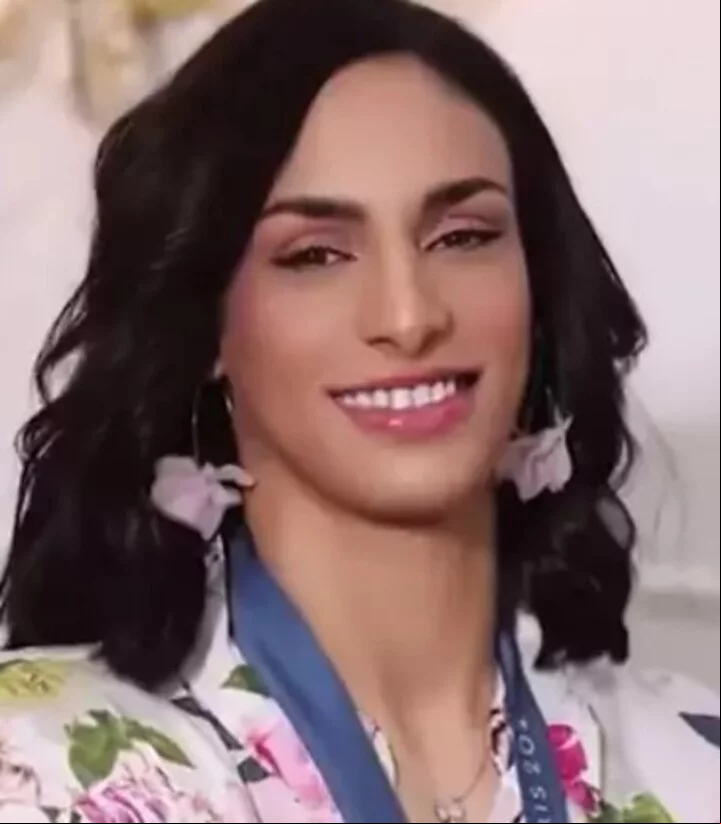 Nas redes sociais, a campeã olímpica do peso meio-médio postou para seus seguidores no Instagram imagens de sua transformação estética.