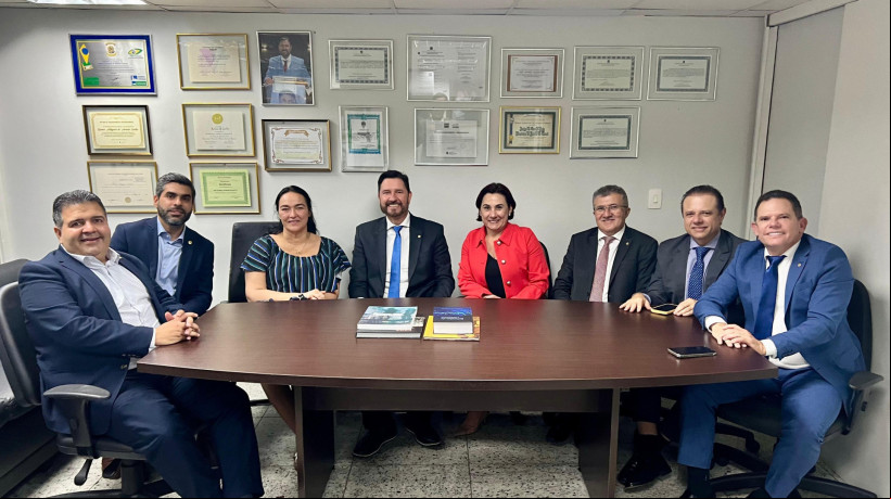 Romeu Aldigueri (PDT) com os deputados da oposição
