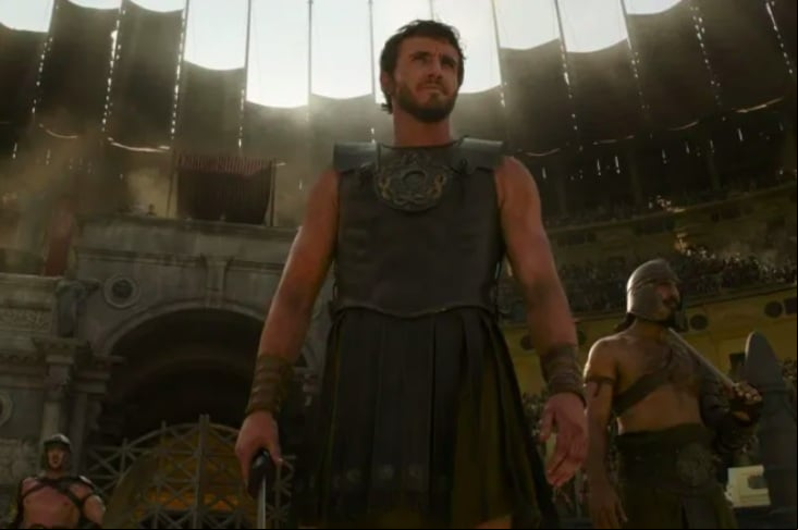 Na trama, Lucius (Paul Mescal) — filho de Lucilla e sobrinho de Commodus (Joaquim Phoenix, no original) — leva a vida como um bárbaro em uma região chamada Numídia, na costa norte da África.