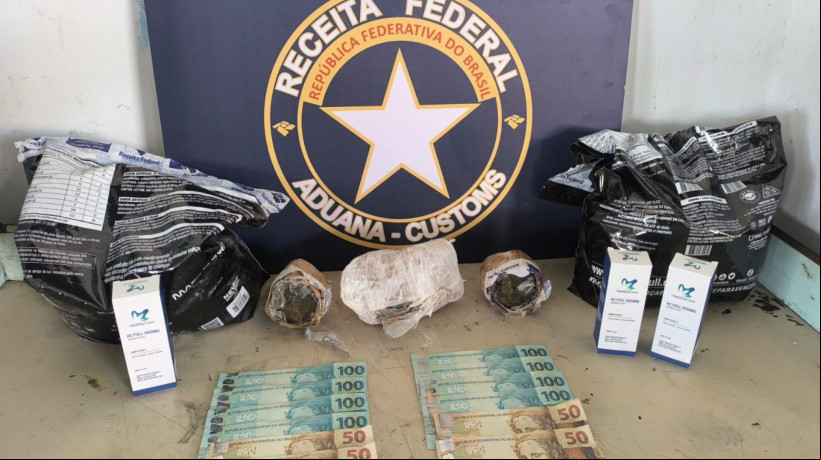A apreensão contou com o apoio de agentes caninos da Receita Federal