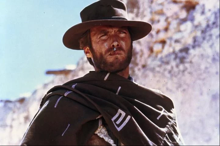 Os filmes de faroeste também não largavam o cigarro. Clint Eastwood, um dos ícones do western americano, desejado pelas moças e por rapazes em sua época de herói, a todo instante tinha um cigarro na boca.