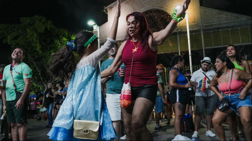 FORTALEZA-CE, BRASIL, 14-02-2025: Pré-carnaval no Mercado dos Pinhões. (Foto: Fernanda Barros/ O Povo)