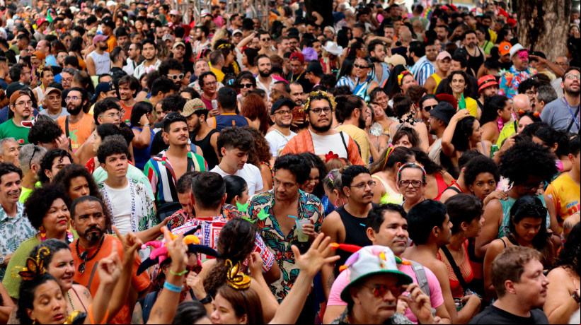 Festas de Carnaval acontecem em Fortaleza nesta sexta-feira, 28 de fevereiro (Foto: Samuel Setubal/ O Povo)