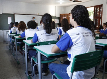 Três escolas no Crato seguem sem aulas devido a falta de professores 